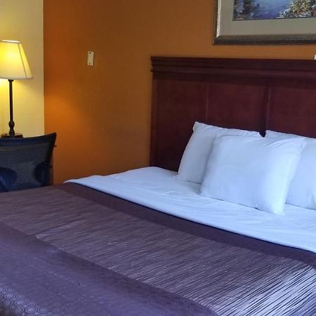 Lotus By Hotel Inn Οντάριο Εξωτερικό φωτογραφία