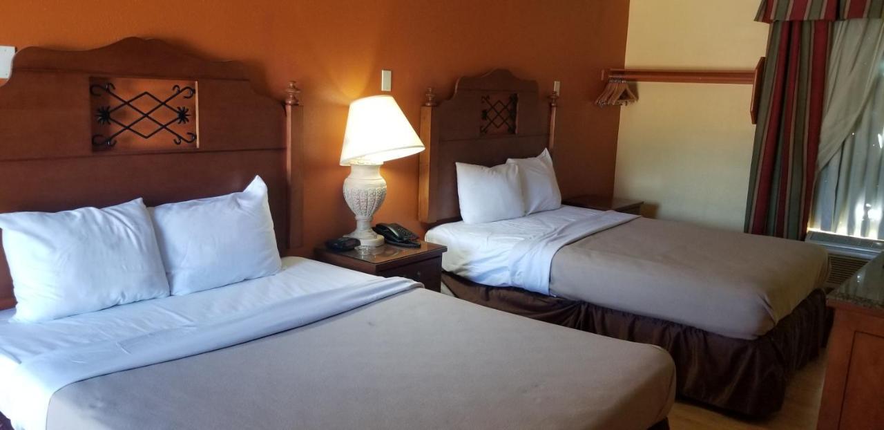 Lotus By Hotel Inn Οντάριο Εξωτερικό φωτογραφία